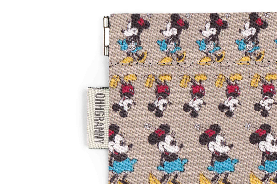 Mickey & Minnie in Line