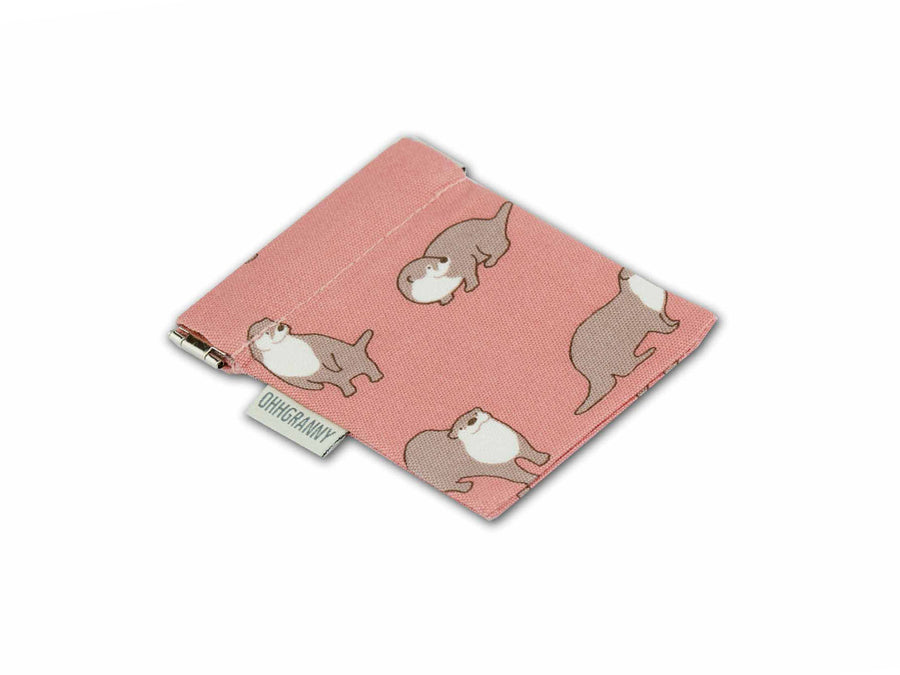 Playful Otter (Blush)